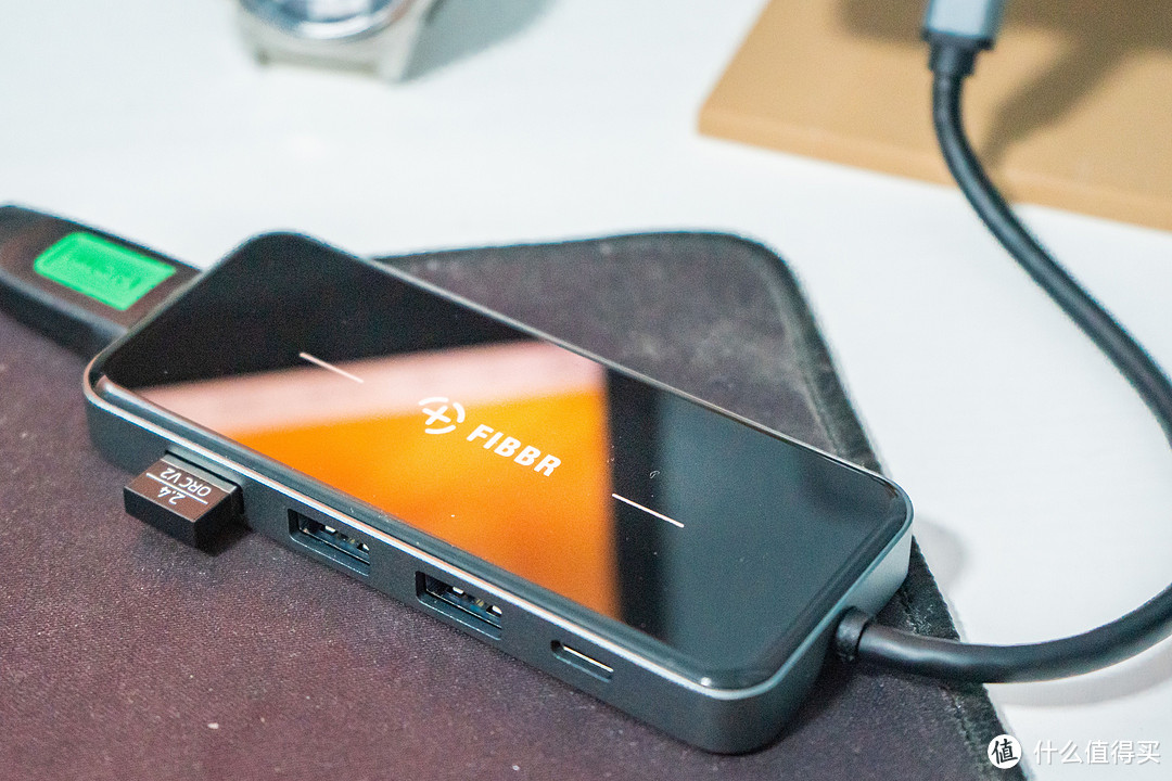你的手机和电脑的距离，只有一个菲伯尔Type-C扩展坞