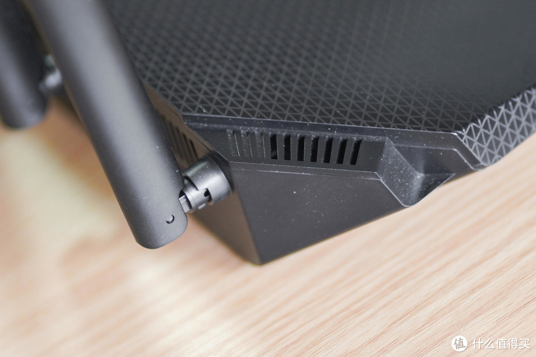 降维打击！网件RAX10 Wi-Fi 6电竞路由器，真的很稳定