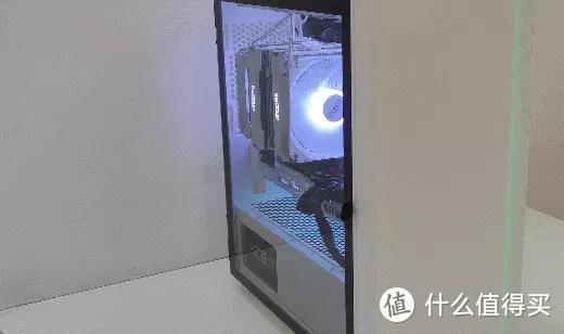 纯白主题，我给自己装了一台intel 12代处理器的电脑主机