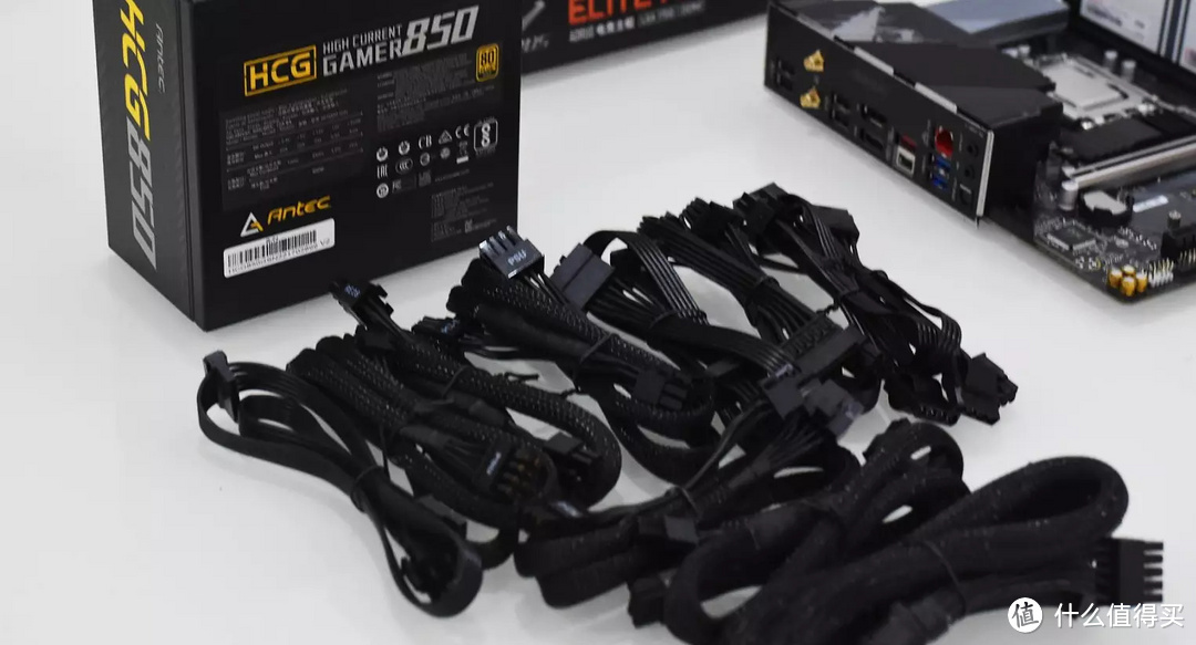 纯白主题，我给自己装了一台intel 12代处理器的电脑主机