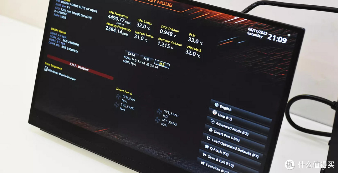 纯白主题，我给自己装了一台intel 12代处理器的电脑主机