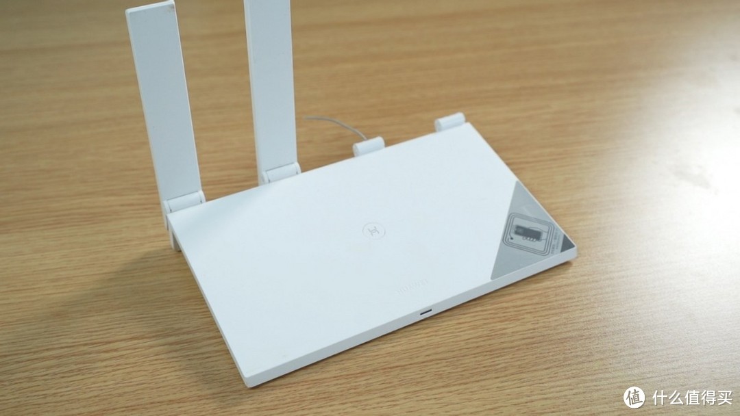 华为AX3Pro路由器DIY拆机换天线，实测信号速率提升明显