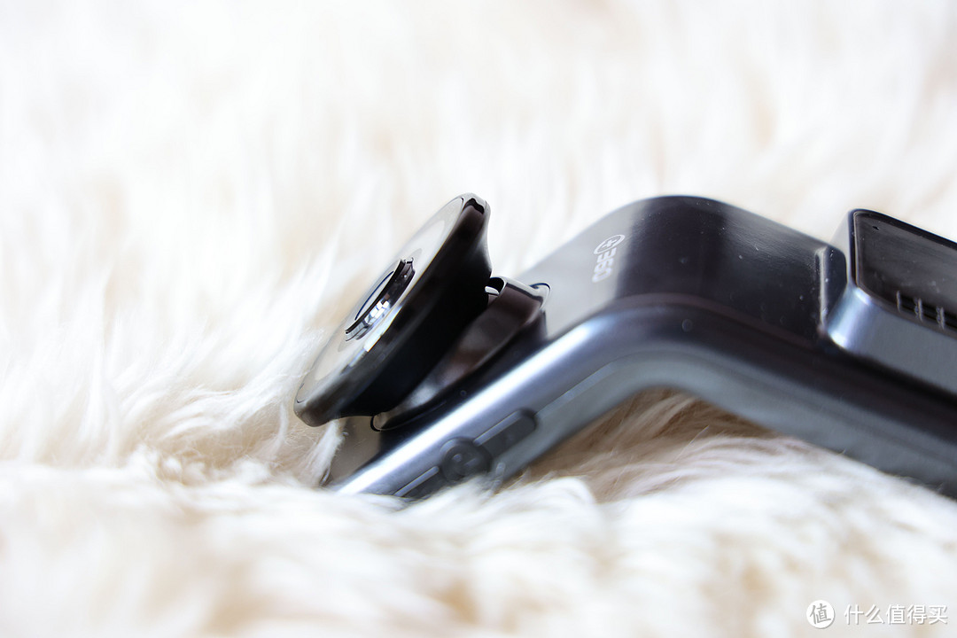 新车主买行车记录仪，300元不知道选谁？这两台『网红』产品实测给你看！