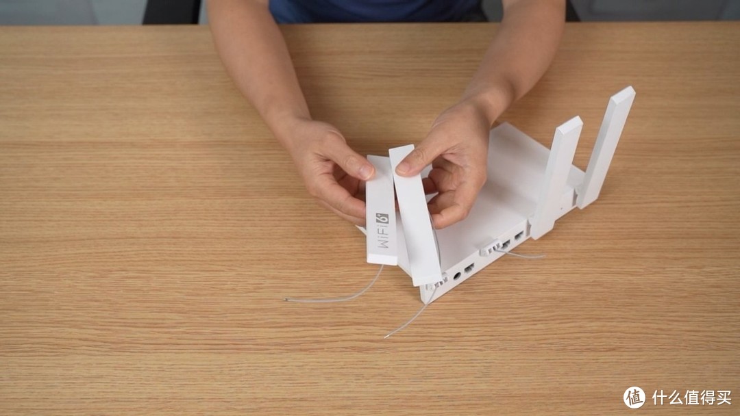 华为AX3Pro路由器DIY拆机换天线，实测信号速率提升明显