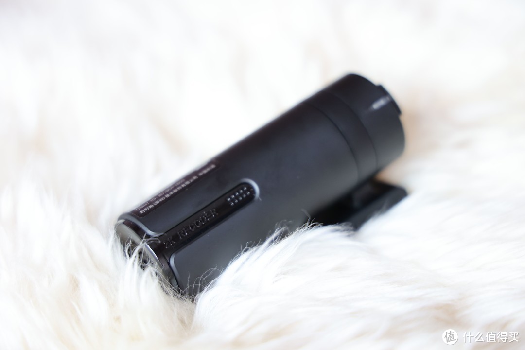 新车主买行车记录仪，300元不知道选谁？这两台『网红』产品实测给你看！