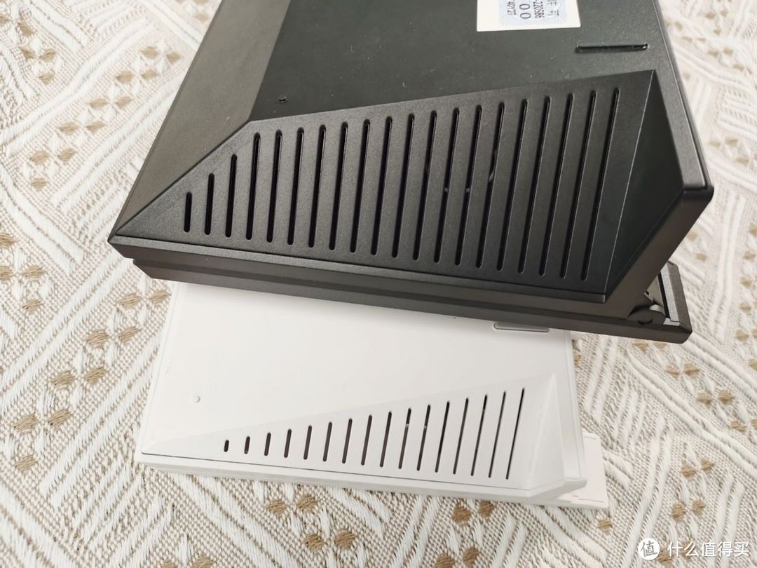 AX6对比AX3Pro实测，华为最强单体路由2年后上新，有哪些升级？