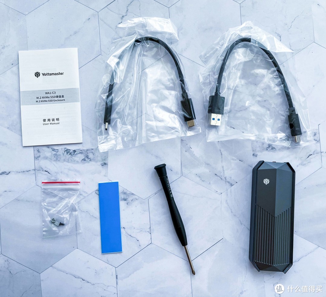 带RGB灯效的硬盘盒，外观颜值在线，读写速度还很不错：Yottamaster WA1-C3硬盘盒开箱和使用体验