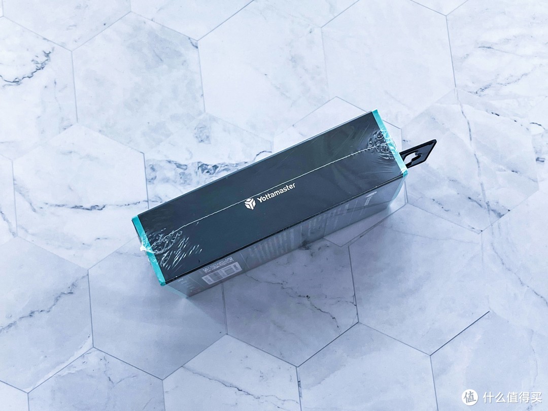 带RGB灯效的硬盘盒，外观颜值在线，读写速度还很不错：Yottamaster WA1-C3硬盘盒开箱和使用体验