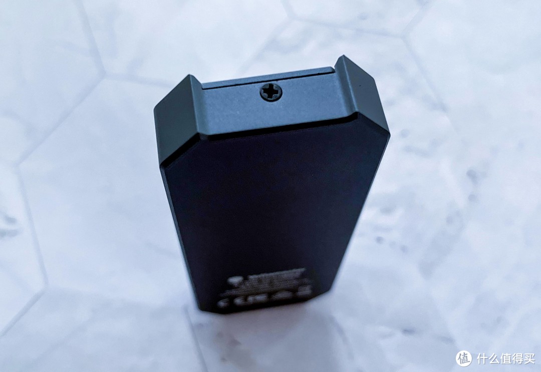 带RGB灯效的硬盘盒，外观颜值在线，读写速度还很不错：Yottamaster WA1-C3硬盘盒开箱和使用体验