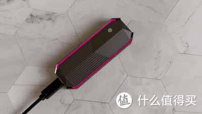 带RGB灯效的硬盘盒，外观颜值在线，读写速度还很不错：Yottamaster WA1-C3硬盘盒开箱和使用体验