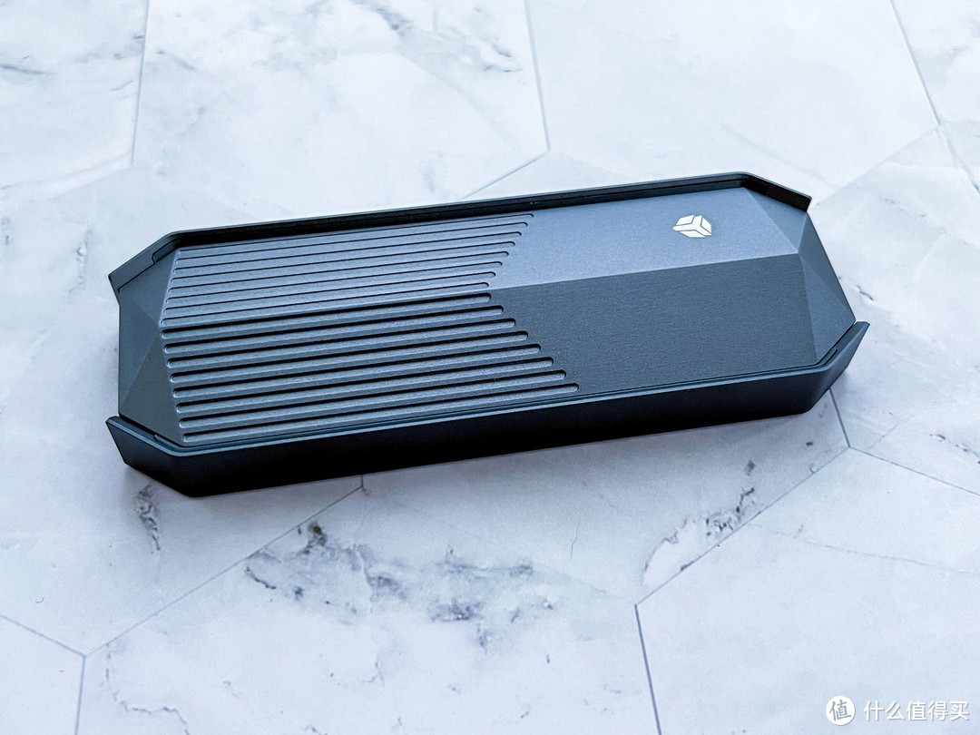 带RGB灯效的硬盘盒，外观颜值在线，读写速度还很不错：Yottamaster WA1-C3硬盘盒开箱和使用体验