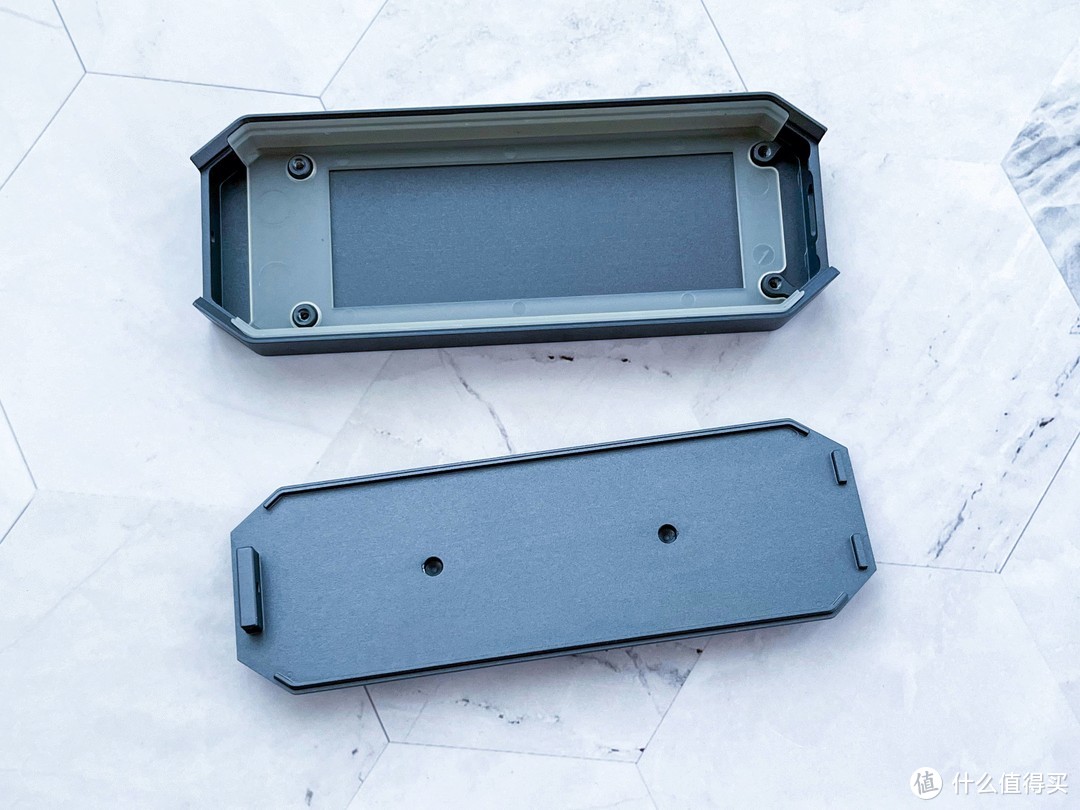 带RGB灯效的硬盘盒，外观颜值在线，读写速度还很不错：Yottamaster WA1-C3硬盘盒开箱和使用体验