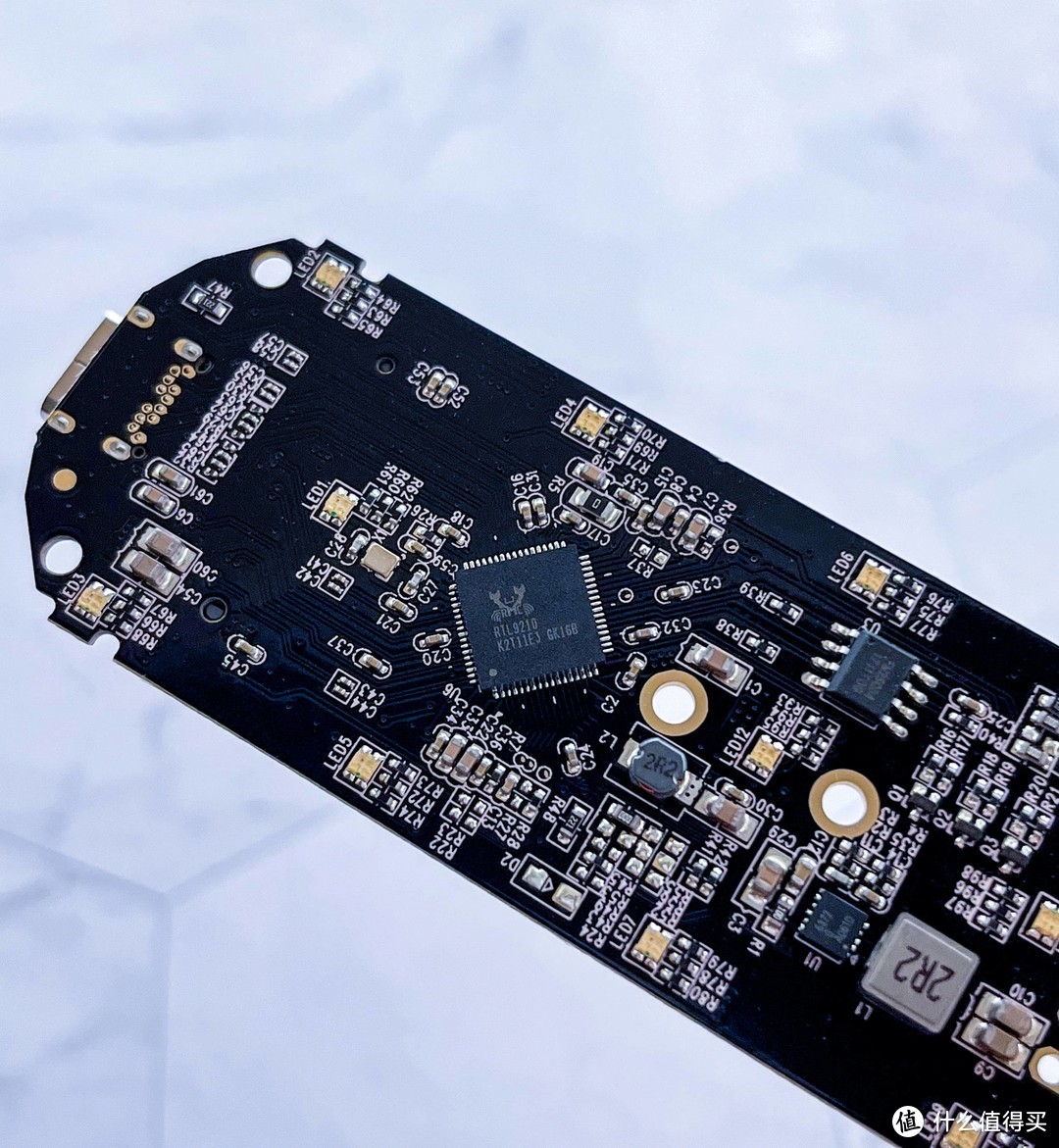 带RGB灯效的硬盘盒，外观颜值在线，读写速度还很不错：Yottamaster WA1-C3硬盘盒开箱和使用体验