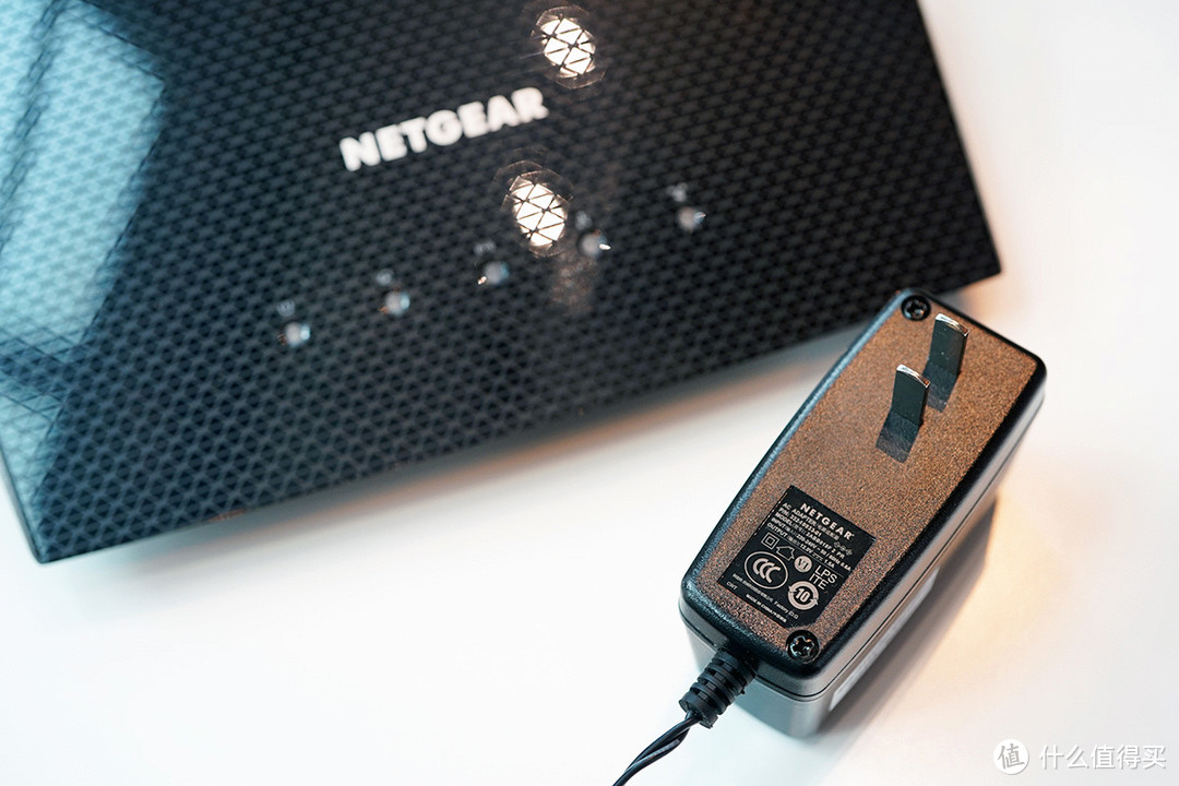 网件RAX10 Wi-Fi 6电竞路由器，降低游戏延时，速度稳定为先