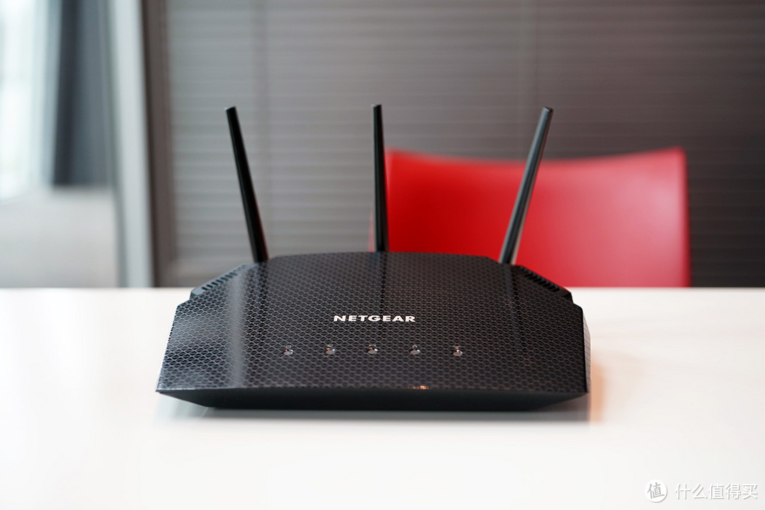 网件RAX10 Wi-Fi 6电竞路由器，降低游戏延时，速度稳定为先