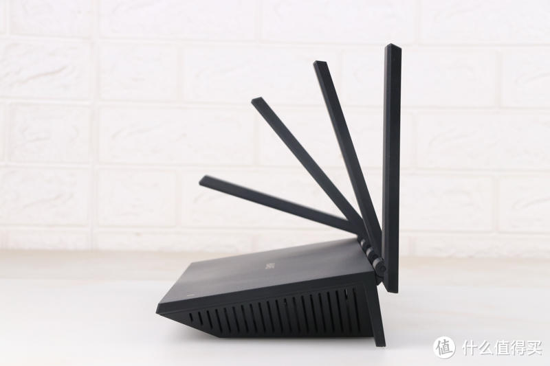 华为最强路由AX6体验：3倍穿墙支持WiFi6+，还能让孩子健康上网