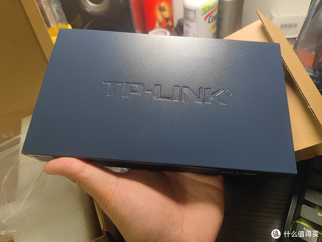 拿起它, 它很重, 感觉也很好.