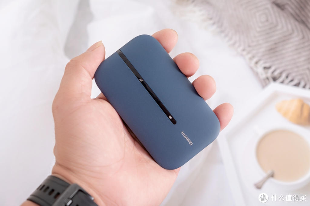 华为推新品 ，华为随行WiFi 3 Pro测评：名片大小，12小时超长续航