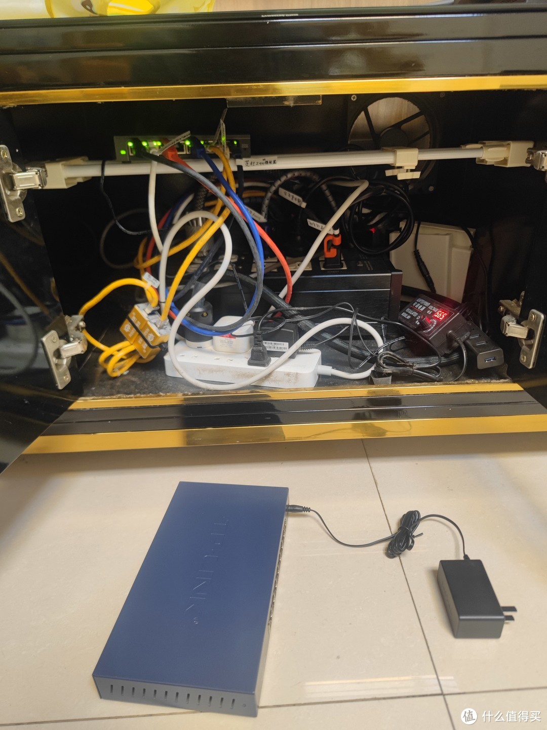 打开电视柜替换开关