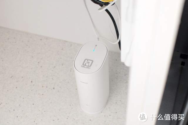 华为路由Q6电力线版：鸿蒙加持，突破距离限制，有电就有WIFI