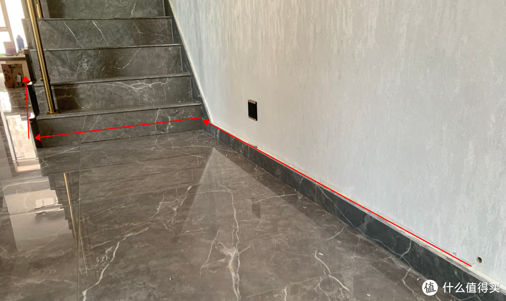 这条路很长,经过楼梯后,你必须绕过弱电池
