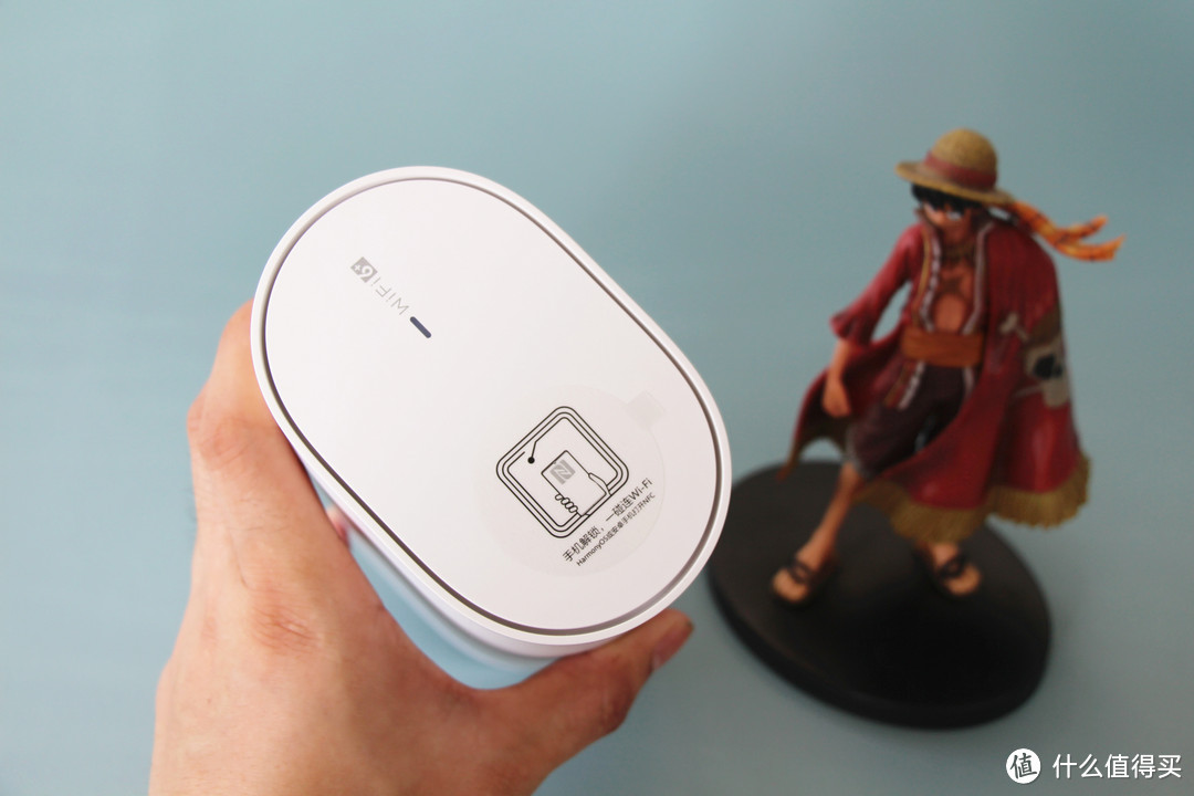 华为路由 Q6子母路由三链路高效组网，轻松提升全屋WiFi信号覆盖效果