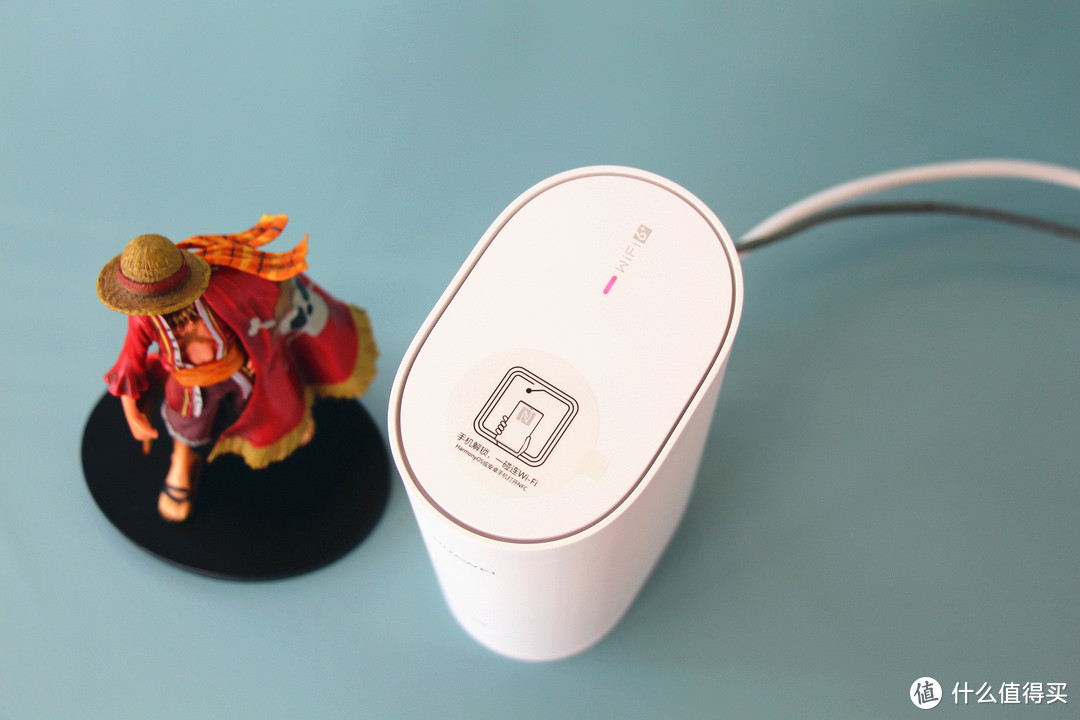 华为路由 Q6子母路由三链路高效组网，轻松提升全屋WiFi信号覆盖效果