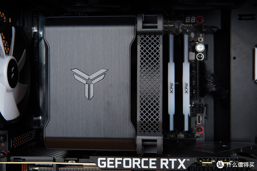 纯黑、紧凑、豪华,分形工艺Pop Air+ XPG D5 RO姬联名内存装机分享