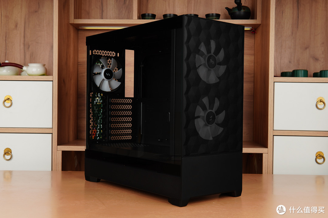 纯黑、紧凑、豪华,分形工艺Pop Air+ XPG D5 RO姬联名内存装机分享