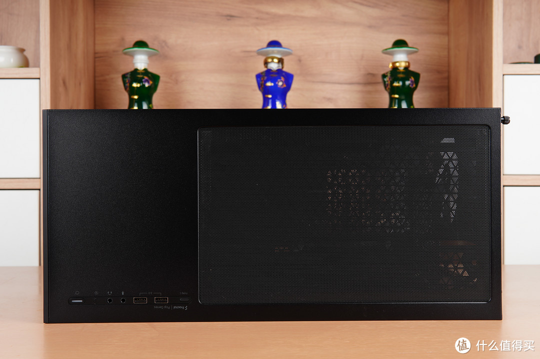 纯黑、紧凑、豪华,分形工艺Pop Air+ XPG D5 RO姬联名内存装机分享