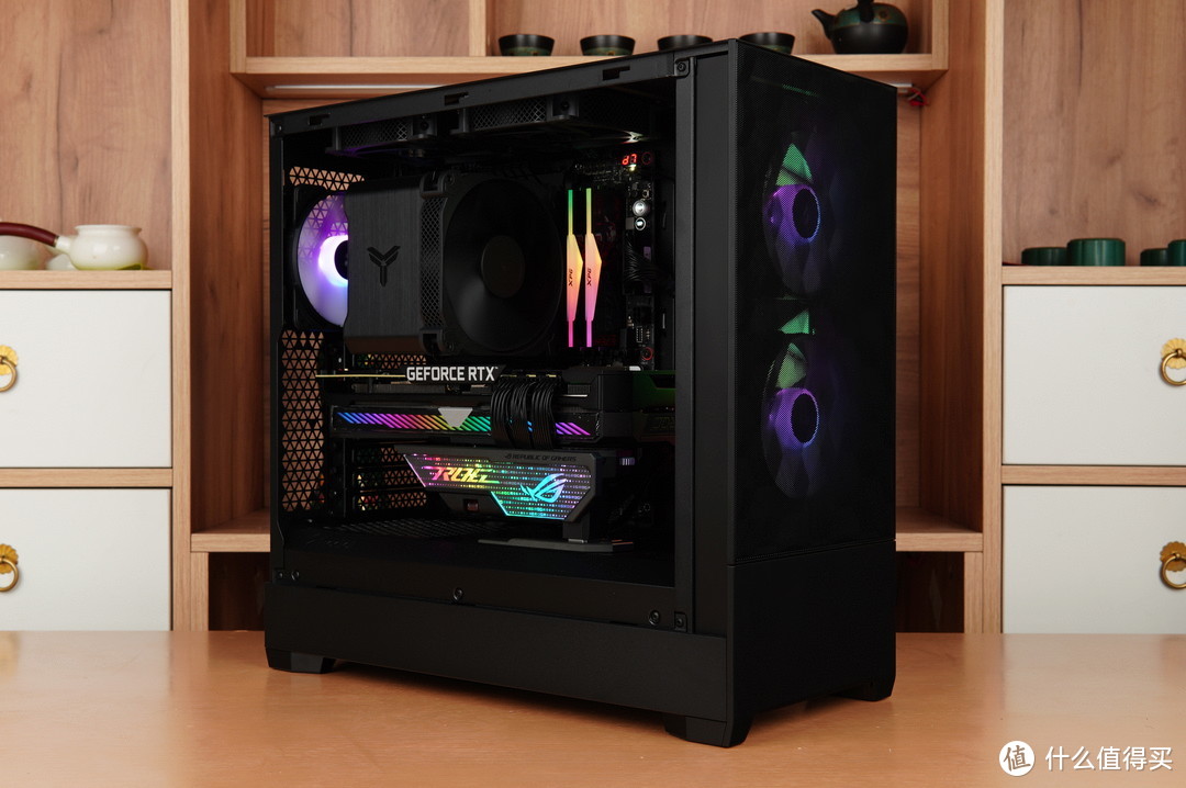 纯黑、紧凑、豪华,分形工艺Pop Air+ XPG D5 RO姬联名内存装机分享