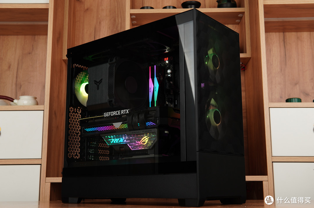 纯黑、紧凑、豪华,分形工艺Pop Air+ XPG D5 RO姬联名内存装机分享