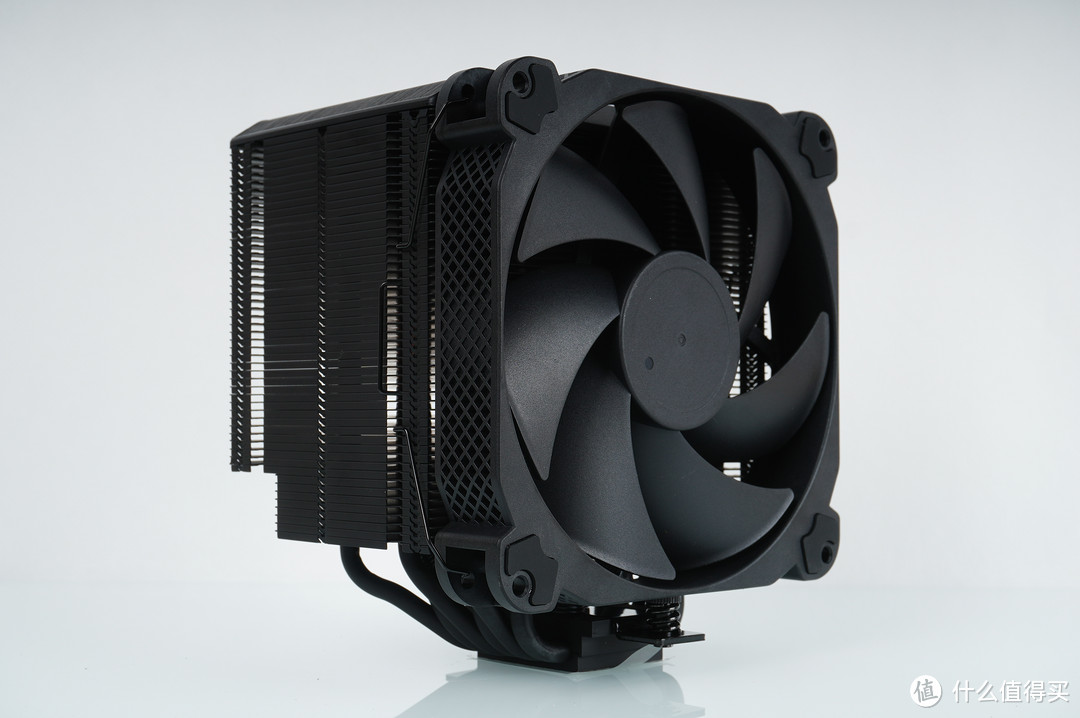 纯黑、紧凑、豪华,分形工艺Pop Air+ XPG D5 RO姬联名内存装机分享