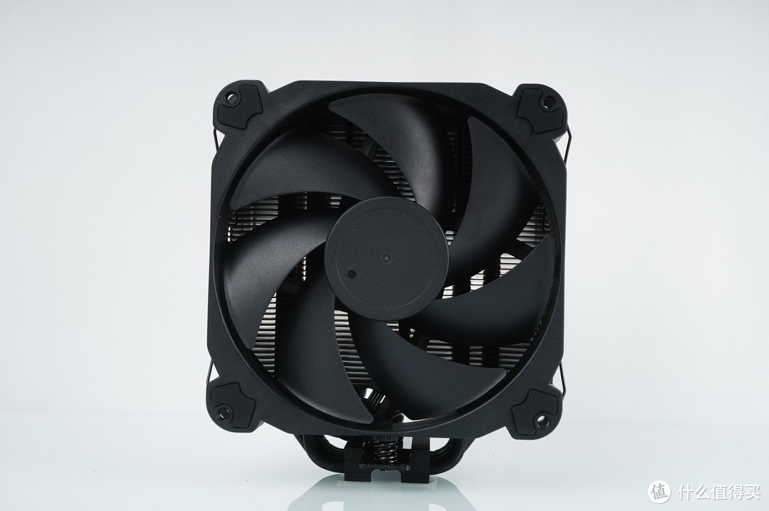 纯黑、紧凑、豪华,分形工艺Pop Air+ XPG D5 RO姬联名内存装机分享