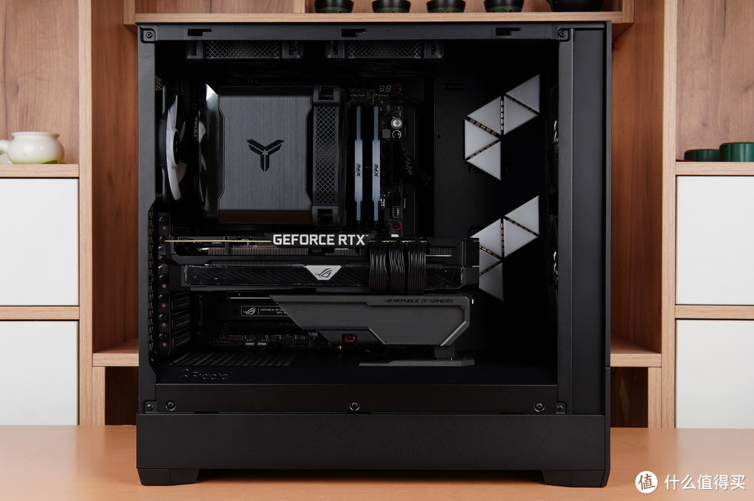 纯黑、紧凑、豪华,分形工艺Pop Air+ XPG D5 RO姬联名内存装机分享