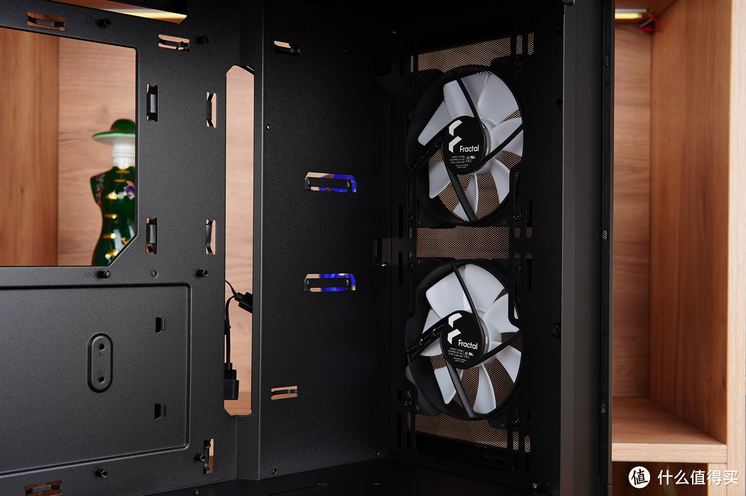 纯黑、紧凑、豪华,分形工艺Pop Air+ XPG D5 RO姬联名内存装机分享