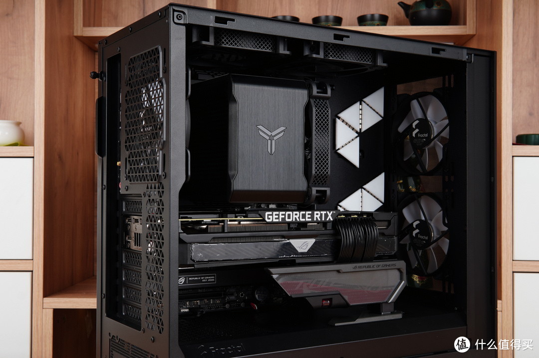 纯黑、紧凑、豪华,分形工艺Pop Air+ XPG D5 RO姬联名内存装机分享