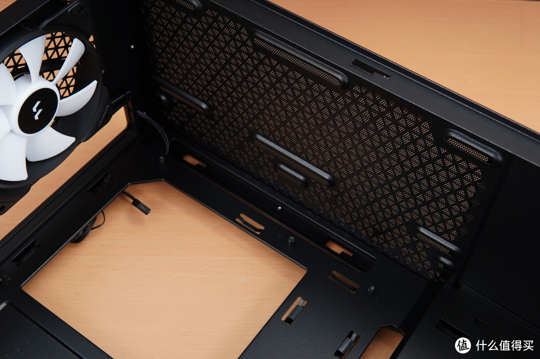 纯黑、紧凑、豪华,分形工艺Pop Air+ XPG D5 RO姬联名内存装机分享