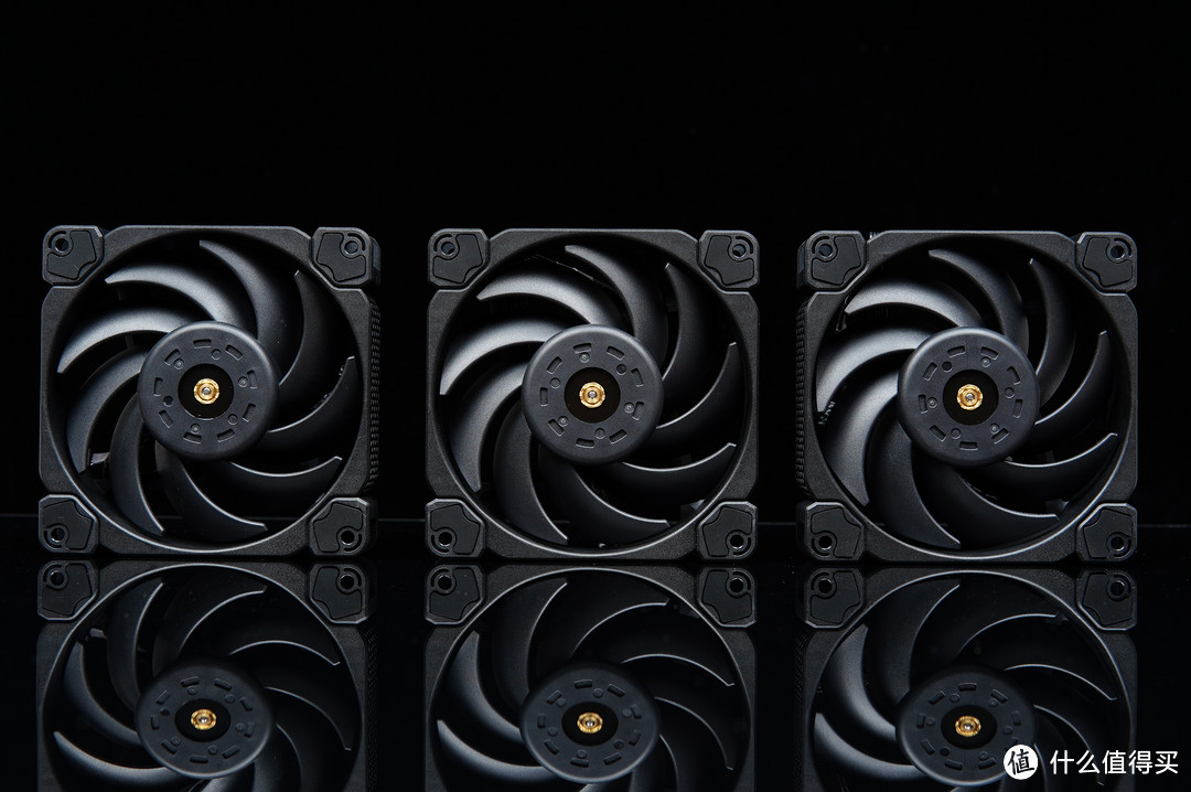 纯黑、紧凑、豪华,分形工艺Pop Air+ XPG D5 RO姬联名内存装机分享