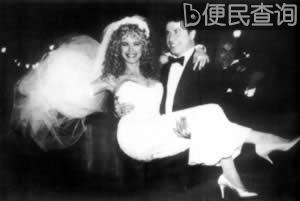 美国著名电影演员约翰·特拉沃尔塔诞辰