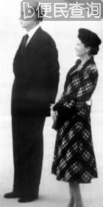 欧洲货币体系的积极倡导者德斯坦诞辰