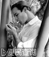 美国影星马龙·白兰度出生