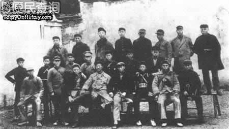 红二、红六军团开始长征