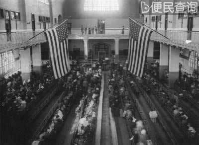本世纪最初的十年,移民潮水般地涌入美国