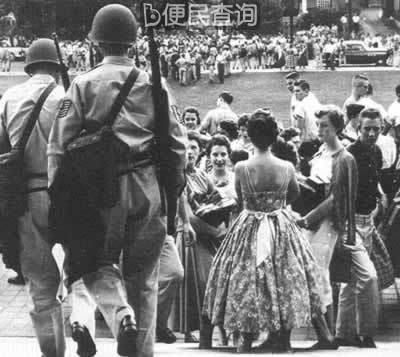 美国阿肯色州发生“小石城事件”