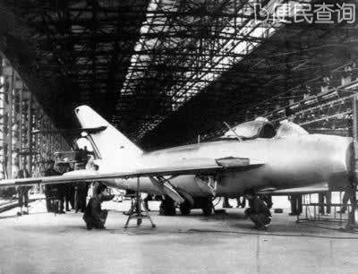 中国成功试制新型喷气式飞机